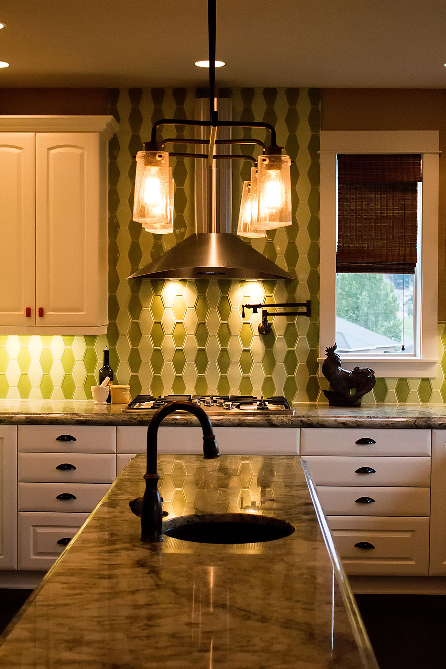 Custom Ann Sacks tile in kitchen interior design project. Rebecca Olsen Designs, Oregon